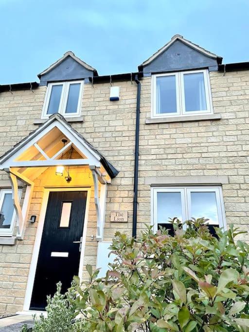 Lion Cottage, Broadway برودواي المظهر الخارجي الصورة