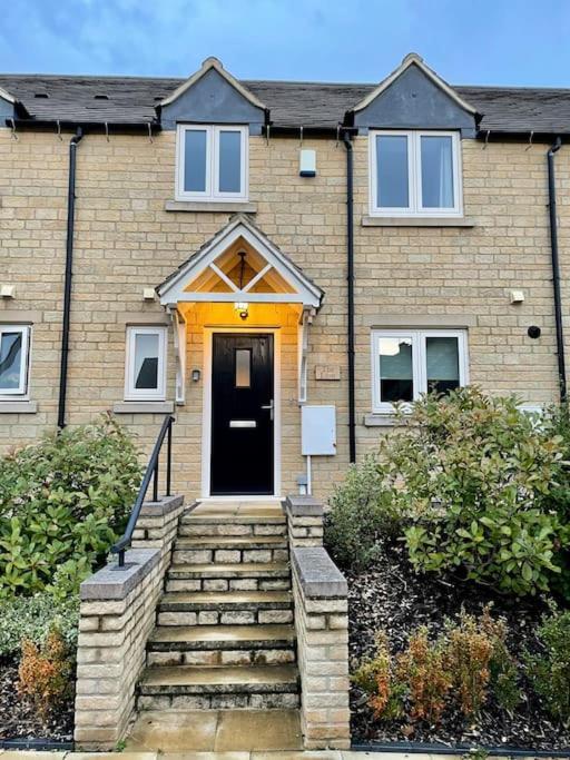Lion Cottage, Broadway برودواي المظهر الخارجي الصورة