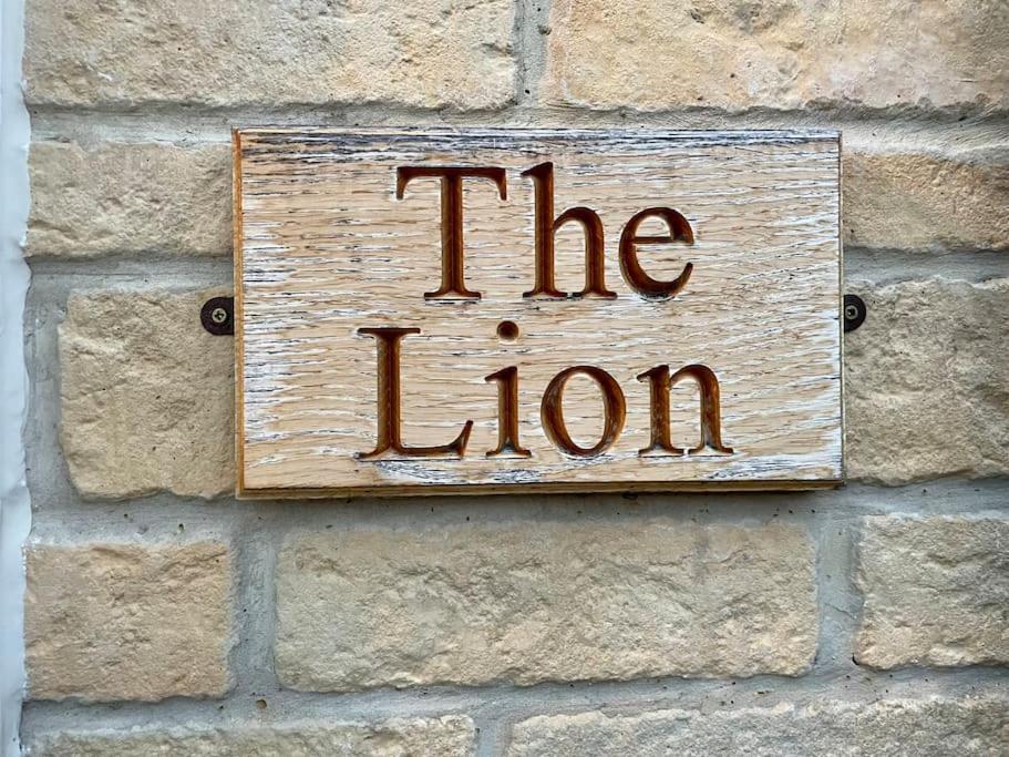 Lion Cottage, Broadway برودواي المظهر الخارجي الصورة
